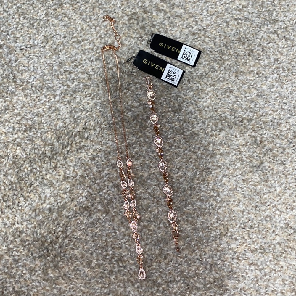 ROSE GOLD Givency Jewelry Set